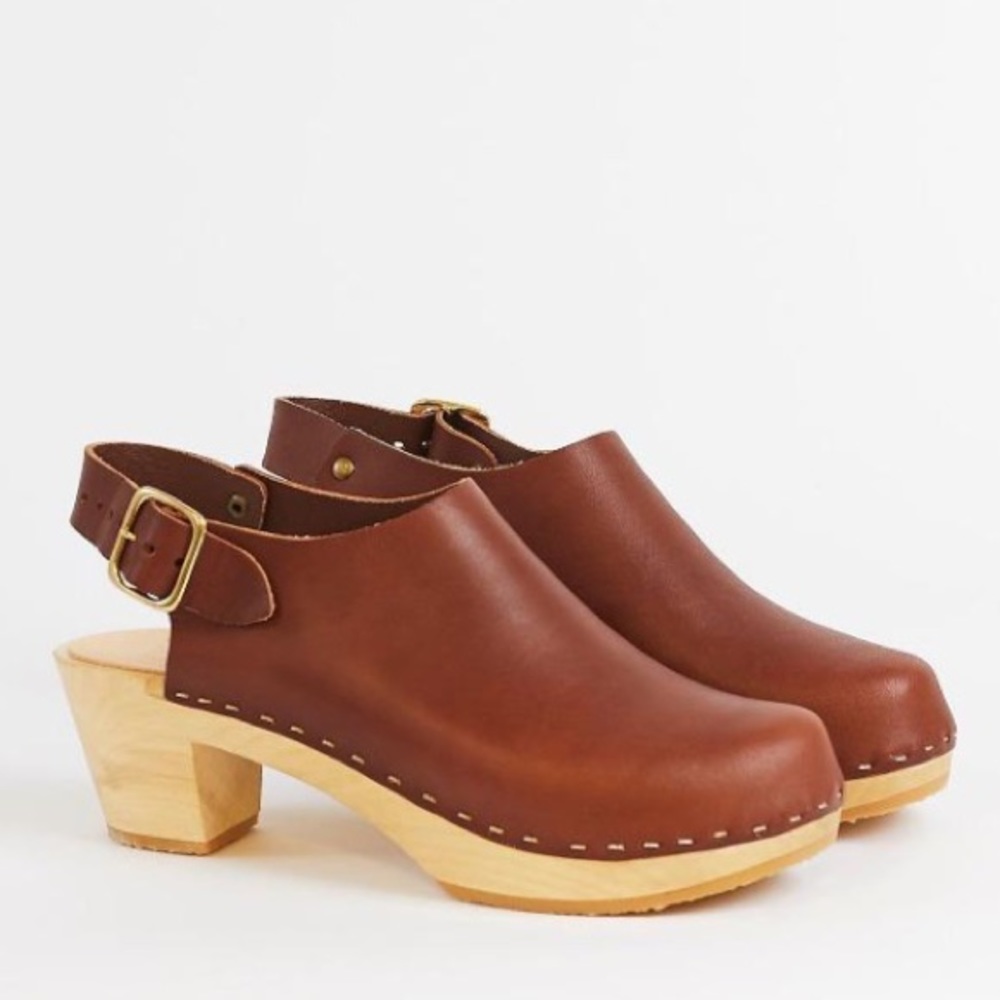 BRYR Susie Closed Toe Clogs!